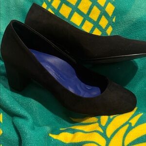 Antonia Saint NY 11.5 Suede Heels